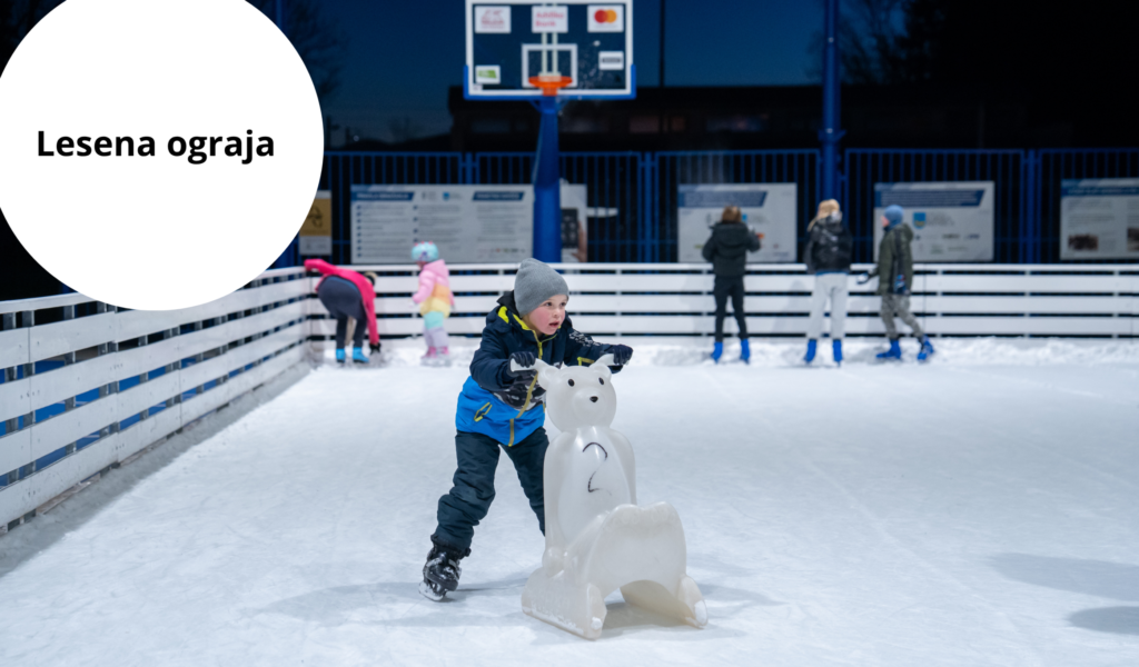 Lesena ograja drsališča